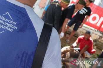 Telkomsel salurkan CSR peduli korban erupsi Gunung Ibu di Halmahera Barat