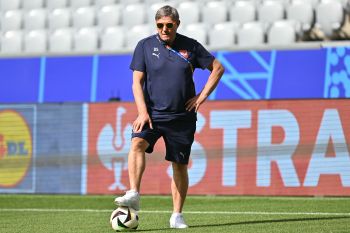 Pelatih Serbia sebut hasil imbang diperoleh kerja keras