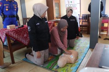 Masyarakat pesisir Bantul dilatih cara beri bantuan hidup dasar