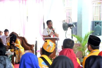 Penjabat Bupati Kapuas beri motivasi guru selalu bersemangat bekerja