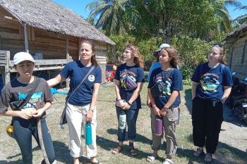 Turis asing antusias kunjungi Festival Penyu Mampie di Polman Sulbar