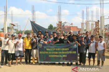 Prajurit Yonif 200/BN bantu pembangunan mesjid  di Pulokerto Palembang