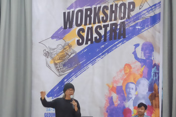 Workshop sastra di Padang