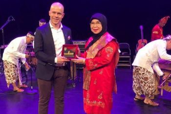 Emma Yohanna jaga tradisi Minang sampai ke luar negeri
