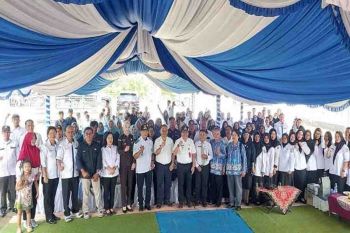 Pj Bupati Kapuas minta guru PPPK di Dadahup harus terus tingkatkan kinerja