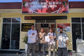 Nikah lagi tanpa izin, Eks bupati Lombok Tengah dilaporkan istrinya ke polisi