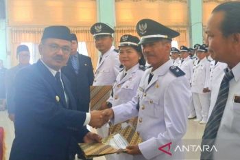 Masa jabatan 101 kades dan 567 BPD se-Gumas resmi diperpanjang