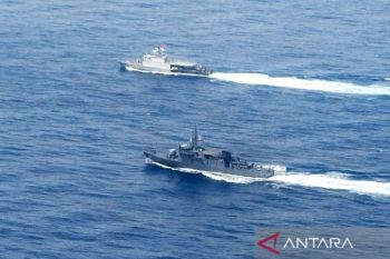 Kapal perang Indonesia-Filipina patroli di perbatasan