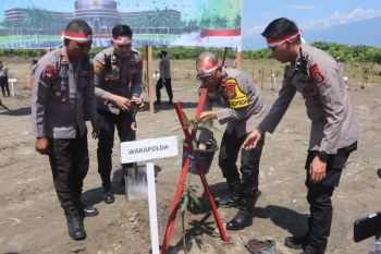 Polda Sulteng galakkan tanam pohon buah wujudkan ketahanan pangan