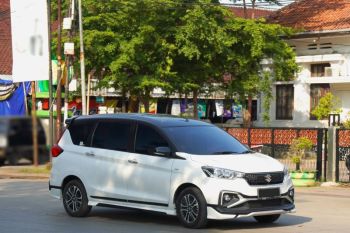 Penjualan Suzuki naik, didominasi mobil hybrid