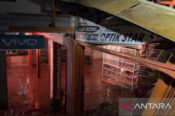Satu rumah tertimbun longsor di Jampangtengah Sukabumi