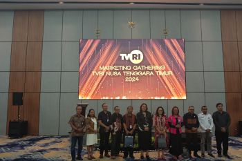 PLN UIP Nusra raih penghargaan sebagai mitra terbaik dari TVRI NTT