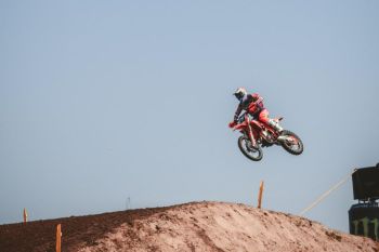Listrik tanpa kedip, Balapan Hari Pertama MXGP Lombok berlangsung sengit