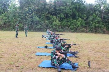 Personel Lanud HAS Hanandjoeddin Belitung asah kemampuan menembak