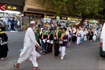 Jamaah haji mulai bergerak ke Arafah untuk laksanakan wukuf