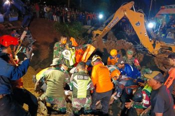 SAR gabungan masih cari satu korban tanah longsor di Blitar