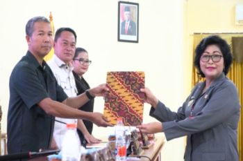 Pj Bupati sampaikan tanggapan eksekutif pada paripurna bersama legislatif