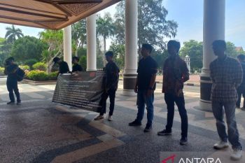Demo ke kantor Gubernur Aceh, pemuda Subulussalam desak pencabutan izin PT SPT