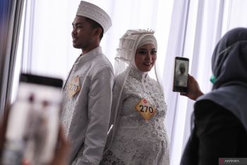 Pernikahan massal di Surabaya