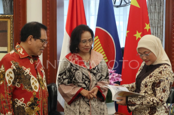 Menaker Ida Fauziyah berkunjung ke China