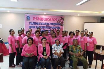 Sekda Jayapura: Perempuan Papua bisa mandiri dukung ekonomi keluarga