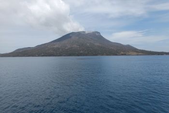 PVMBG catat 47 kali gempa embusan Gunung Ruang
