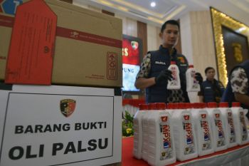 Polisi ungkap dugaan peredaran oli palsu merek AHM MPX