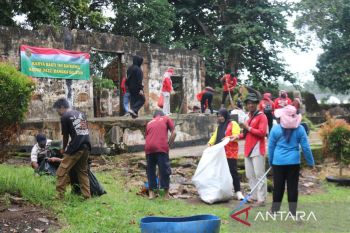 Kodim Bangka Selatan bersihkan kawasan Benteng Toboali jaga kelestarian cagar budaya
