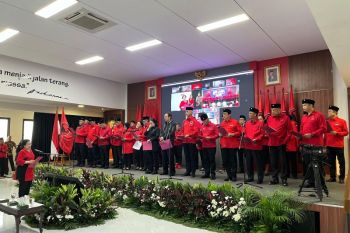 Megawati lantik Ganjar dan Ahok jadi DPP PDIP