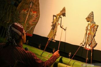 Polri gelar pertunjukan wayang kulit lakon "Tumurune Wiji Sejati"