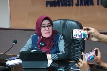 Pemprov Jateng larang sekolah negeri arahkan pembelian seragam
