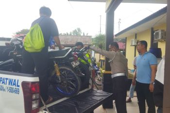 Polres Bintan tilang dan tahan motor yang terjaring razia gabungan balap liar