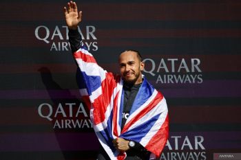 Hamilton sesumbar tak ada pembalap senior sebanding dengannya