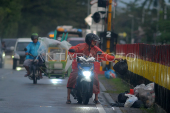 Tindak pidana ringan bagi pembuang sampah di Padang