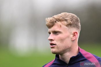 Jarrad Branthwaite teken kontrak baru dengan Everton
