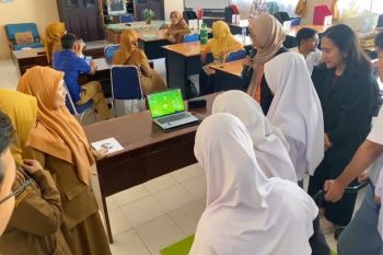 Mahasiswa Itera menciptakan alat terapi kognitif siswa tunarungu