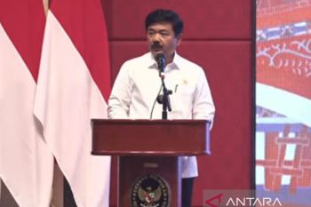 Media diminta lebih berimbang terkait Pilkada 2024, kata Menko Hadi