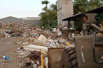 650 ton sampah di TPST Mataram ditargetkan tuntas terangkut ke TPA