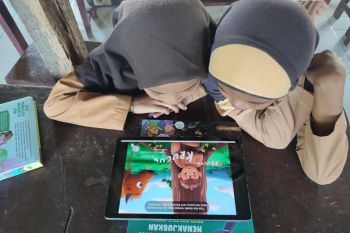 Program digitalisasi perpustakaan PLN sentuh komunitas anak di NTB