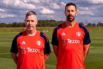 Manchester United resmi tunjuk Van Nistelrooy sebagai asisten pelatih Erik Ten Hag