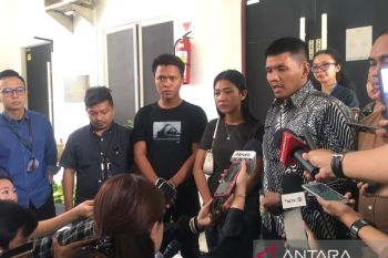 Keluarga Rico Sempurna laporkan satu anggota TNI ke Puspomad, terkait pembakaran rumah wartawan