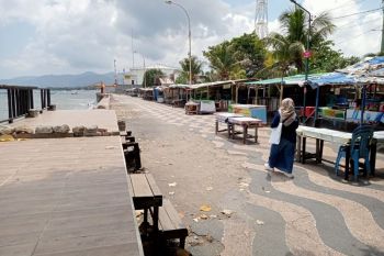 Pantai Ampenan Mataram mulai direnovasi