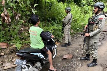 Polda Sulteng gencarkan razia kendaraan cegah penyebaran paham radikal di Poso