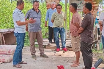 Bupati Rusma Yul Anwar tinjau persiapan Desa Wisata Amping Parak hadapi kunjungan Menparekraf