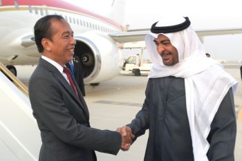Presiden Jokowi disambut langsung Presiden MBZ