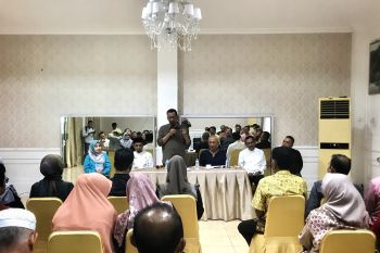 Pacu Peningkatan Mutu Pendidikan, Pessel canangkan program beasiswa Perguruan Tinggi