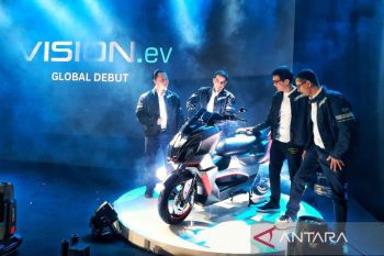 IMOTO kenalkan sepeda motor elektrik pertamanya di Indonesia