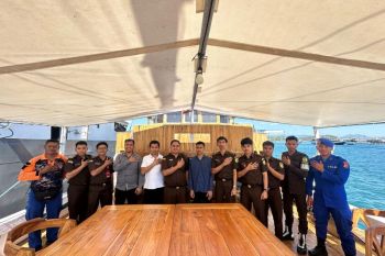 Polda NTT limpahkan tersangka penyalahgunaan BBM subsidi ke kejari Mabar