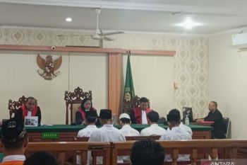 Majelis hakim vonis enam pelaku pengeroyokan di Sempidi tujuh tahun penjara