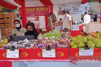 Kejari Maros gelar pasar murah peringati Hari Bhakti Adhyaksa ke-64
